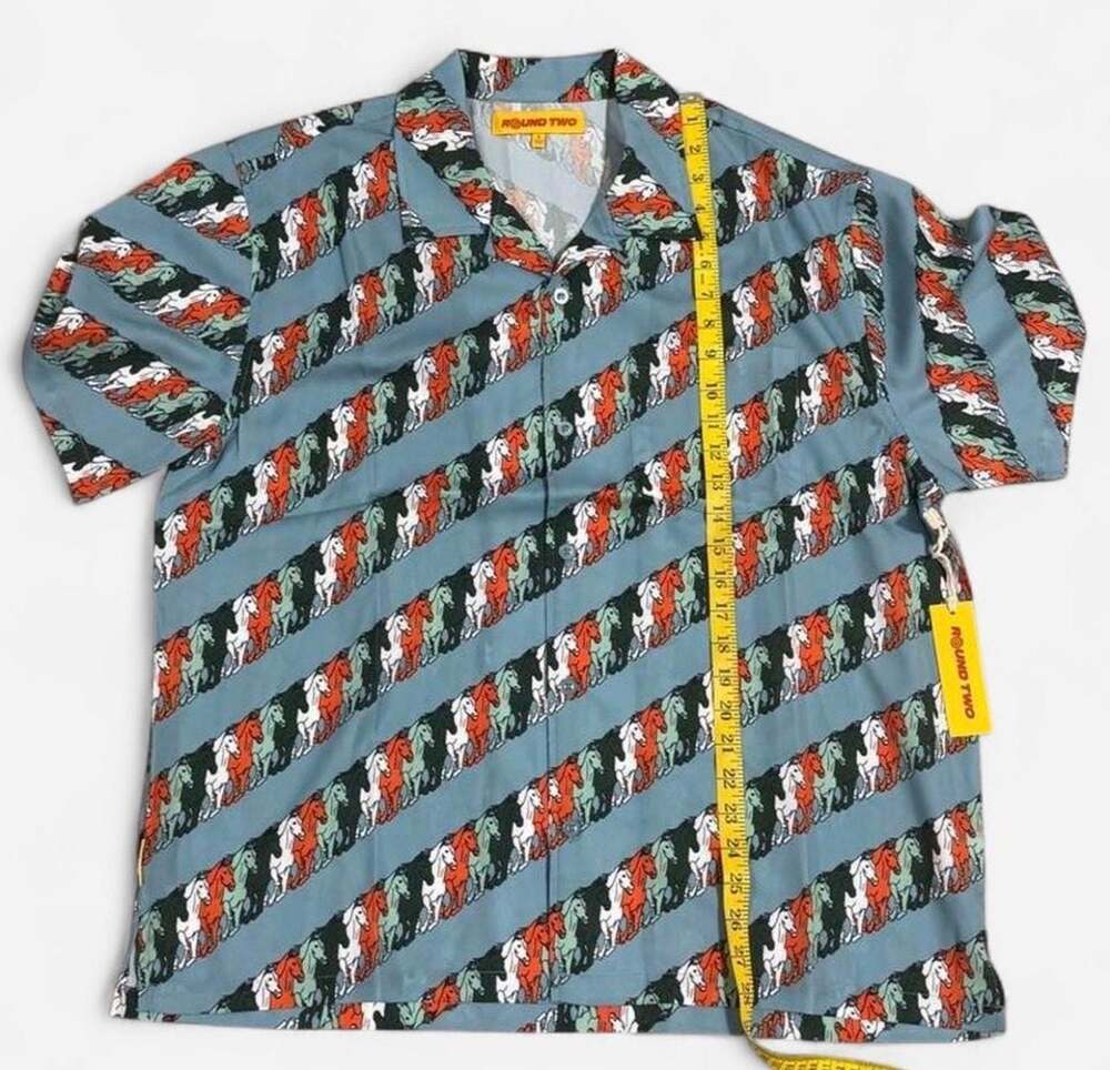 Round Two Horse Print Short Sleeve Button Down Shirt Size L